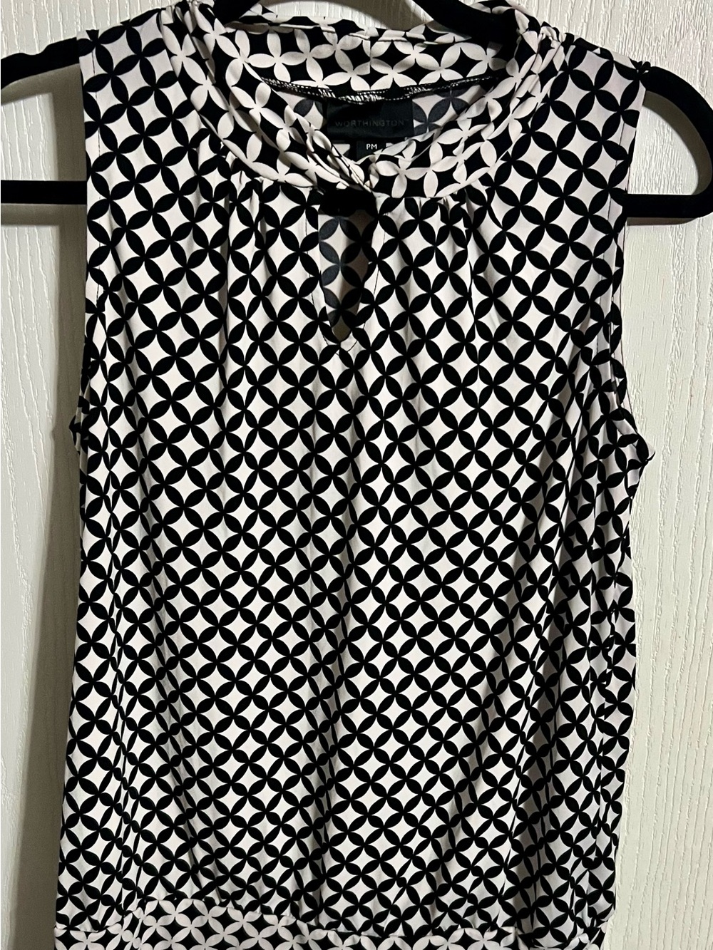 Worthington Sleeveless Mock Neck Blouse Black & White Geometric Print Petite M